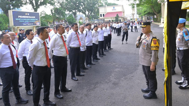 Pastikan kelayakan,Wakapolda Jambi Cek Senpi Anggota